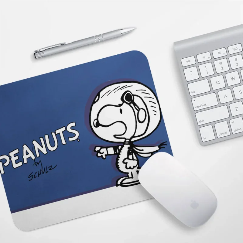 Snoopy Anti-slip Mouse Pad Universal Leather Gaming Mice Mat New Desk Cushion Fashion Comfortable for Laptop PC MacBook 200x200