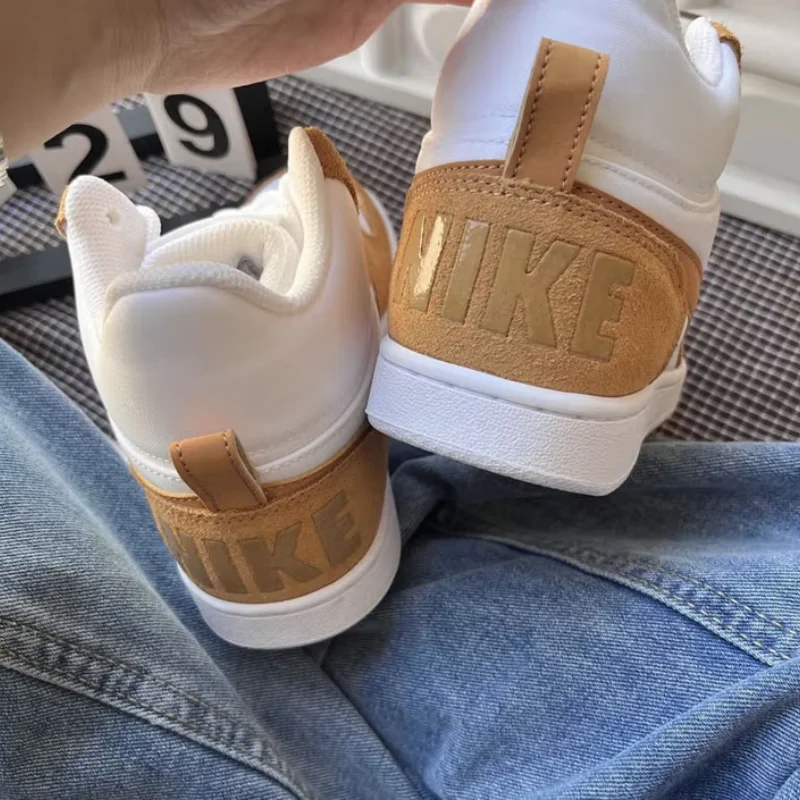 حذاء Nike الجديد خفيف الوزن على شكل حرف U بتصميم مفتوح يجعل الأرجل تبدو أطولًا، أحذية تزلج نسائية خارجية مقاومة للاهتراء، أحذية مسطحة مريحة ومتينة للاستخدام اليومي، أحذية كستنائية عصرية متعددة الاستخدامات Hv1802-121