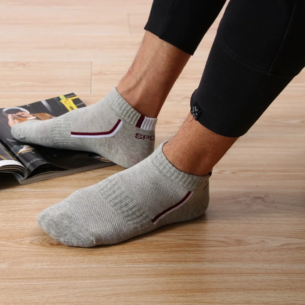 5 paia di calzini sportivi alla moda da uomo, calzini comodi e traspiranti con assorbimento del sudore in cotone a righe