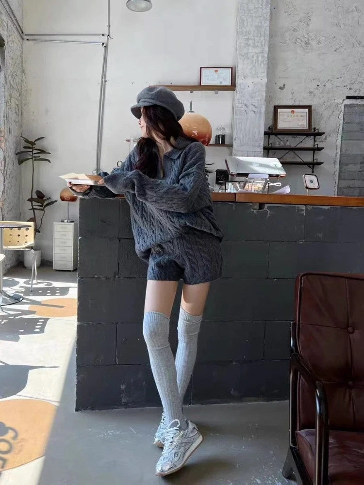 

Ранняя осень, Новое поступление, свободный и ленивый стиль, пуловер, вязаный топ + шорты, модный однотонный комплект из двух предметов в американском стиле ретро