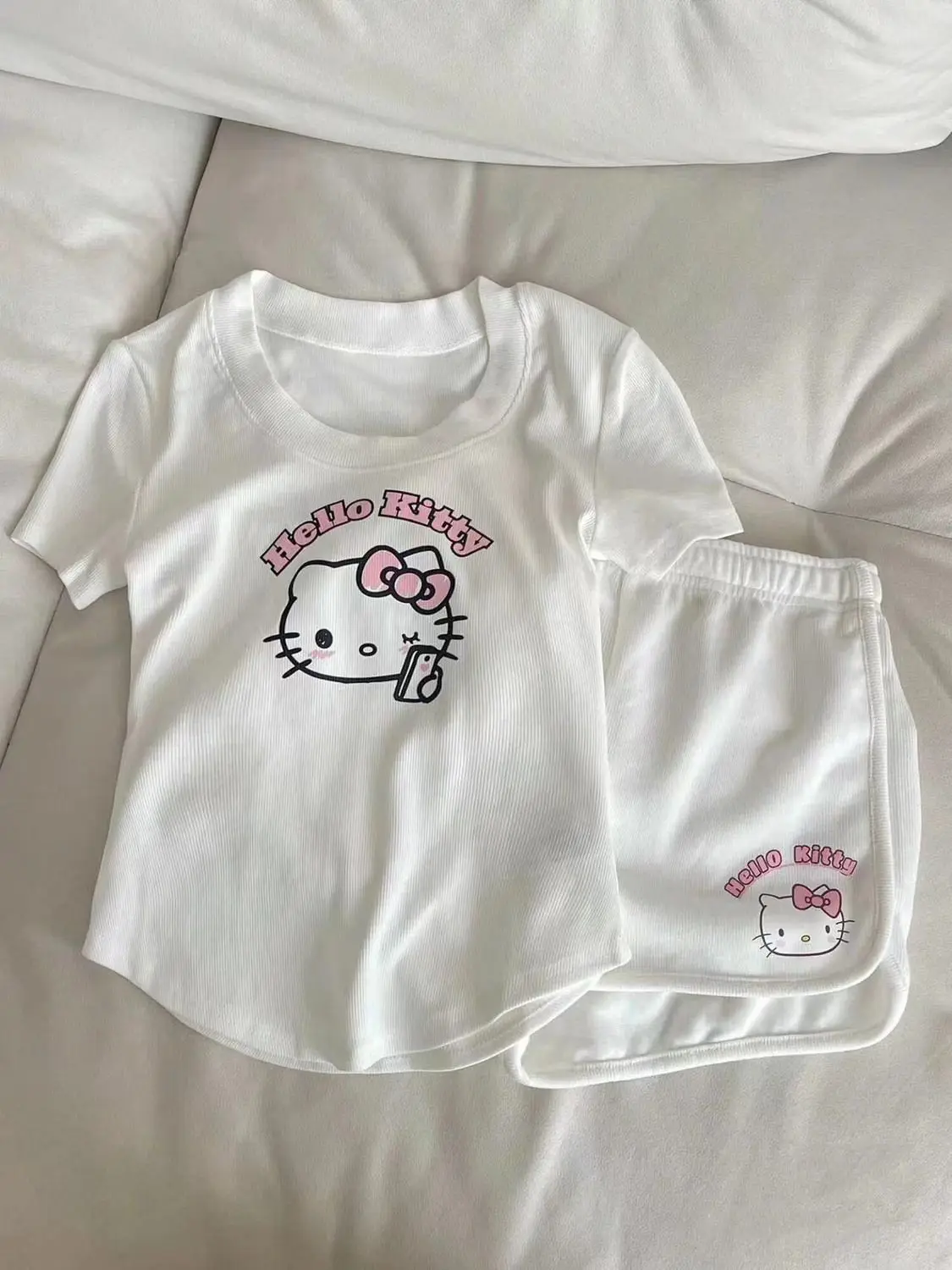 

2024 Summer New Hello Kitty T-Shirt Shorts Suit Cute Girls Cartoon Short Sleeve Shorts Pants Sweet and Fresh Home Pajama Set