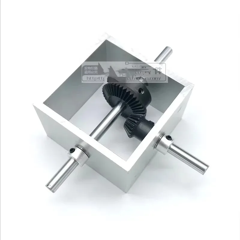 90 Degree Right Angle Drive Bevel Gearbox 1:2 Ratio Reversing Corner Reducer Hand Crank Small Machinery Transmission Gear Box