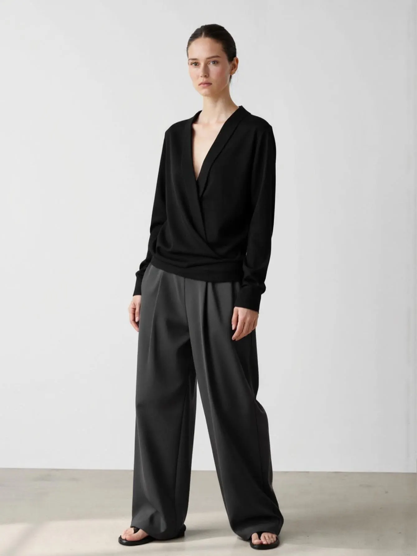 여성용 미니멀리스트 플레인 긴팔 브이넥 셔츠 레귤러 핏 데일리 베이직 가을 상의