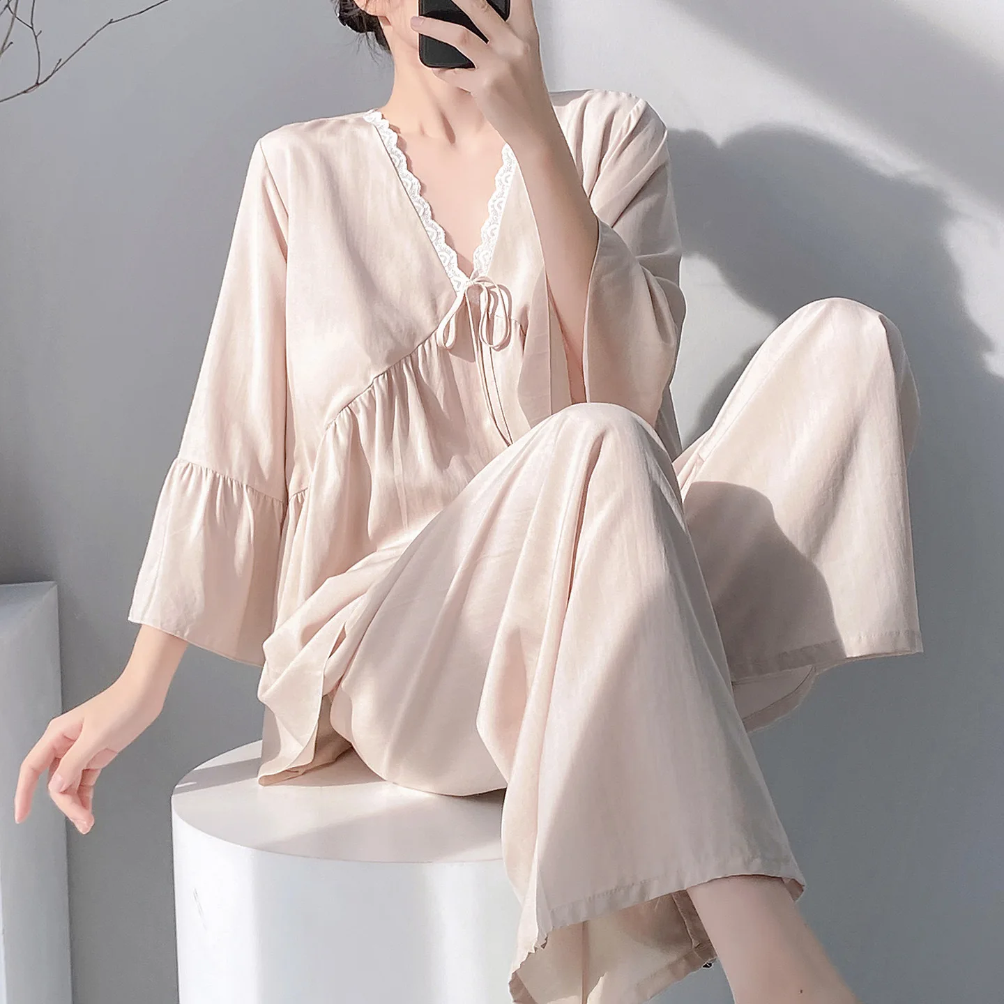 

Cotton Silk Sleepwear With Breast Pads For Women Spring Summer V-neck Homewear Tops And Pants 2-piece Set Simple Pajamas Suits