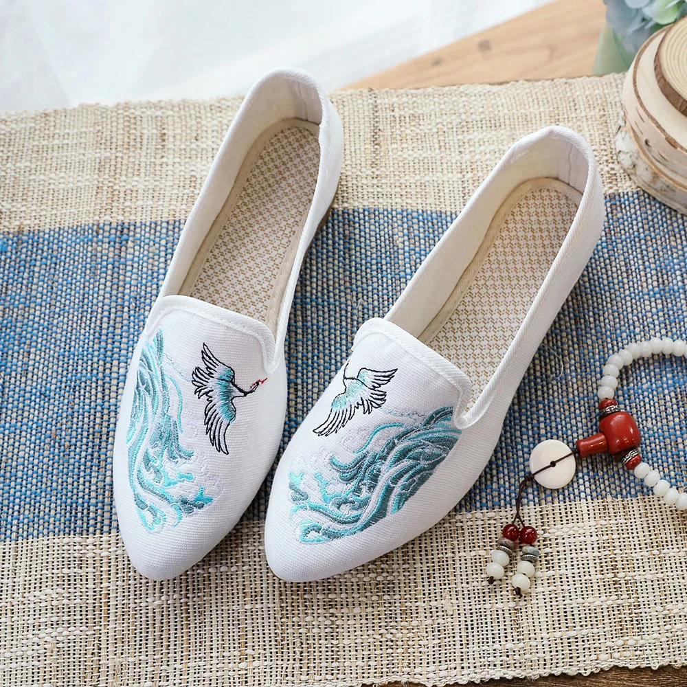 Veowalk Crane on River Embroidered Women Canvas Flats Ladies Casual Pointed Toe Denim Ballet shoes Comfort Woman Retro Slip-ons