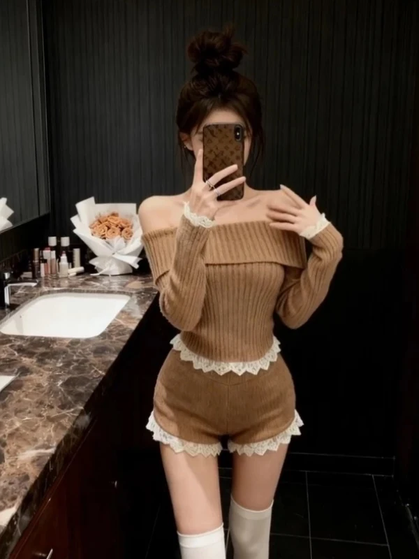 

Осень Зима Spicy Girl Ретро Вязаная кружевная отделка на одно плечо Long Sve Top orts Faion Комплект из двух предметов с высокой талией ор P...