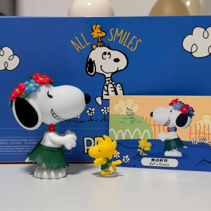 Scatola cieca originale Peanuts Anime Snoopy Travel Partner Series Kawaii Action Figure Desk Decor Ornament Giocattolo regalo da collezione