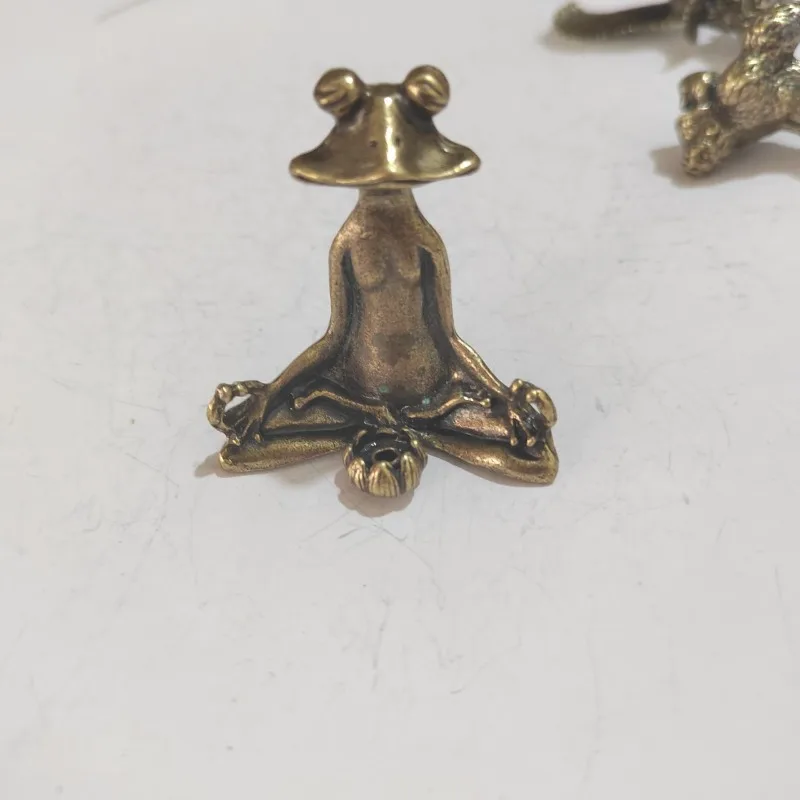 Antique Bronze Sculpture Handheld Ornament Gorilla Eagle Bird Frog Figurines Set Metal Animal Statue