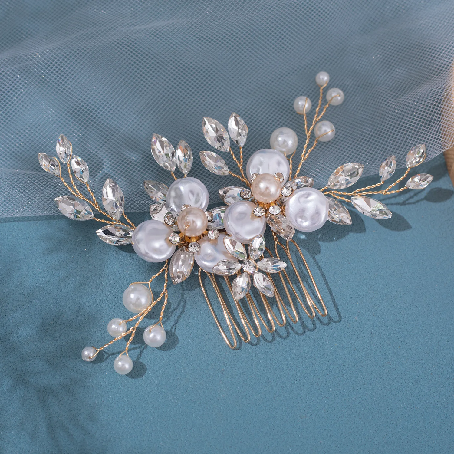 Wedding Crystal Pearls Hair Combs Handmade Hair Jewelry Bridal Headpiece Girls Headdress Women Hairpins Elegant Women Tiara image 5