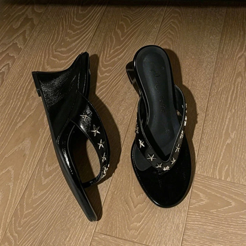

Women's Clip-Toe Woman Slippers Fashion Summer New Temperament Round Toe Studded Wedge Sandals