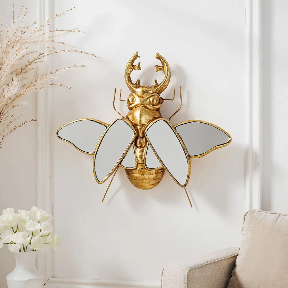 Retro Gold Beetle Wall Mirror Resin Insect Wall Art with Mirrored Wings Vintage Home Ornament Decor for Living Room Bedroom Gift