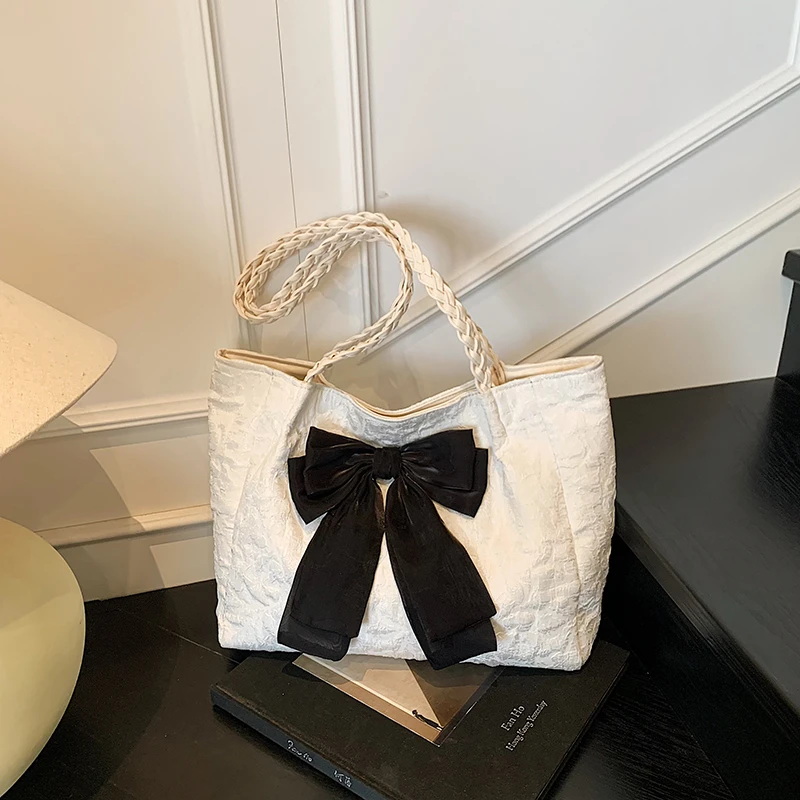 

Casual Fashion Solid Nylon Large Capacity Shoulder Bags Personality Stylish Design Commute Style Tote Bags for Women