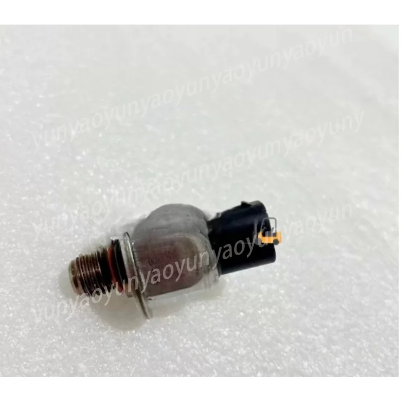 Lift Pressure Sensor 58840-26600-71 58840-23420-71 Reliable Forklift Replacement Part