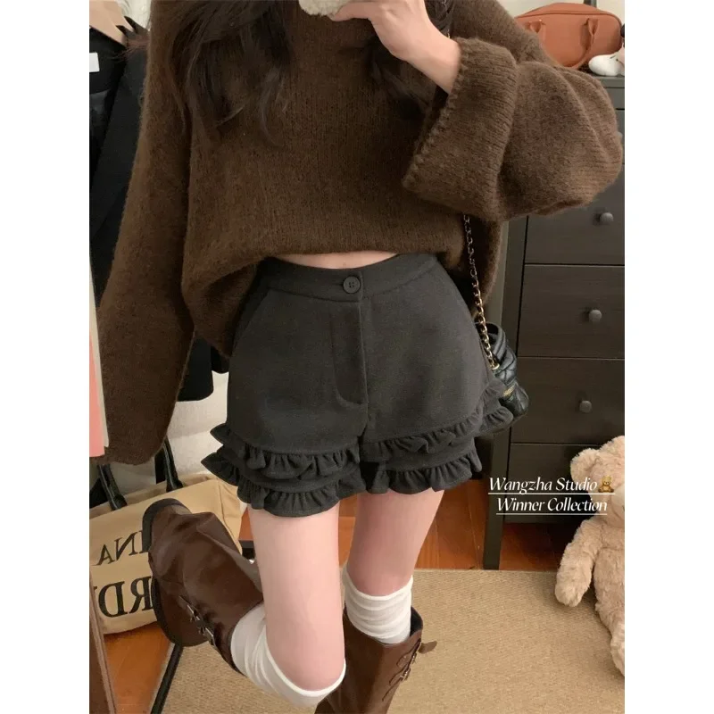 

Vintage Ruffles Splicing Casual Tweed Shorts Women 2025 Spring New Korean High Waist Solid Color All Match Wide Leg Shorts