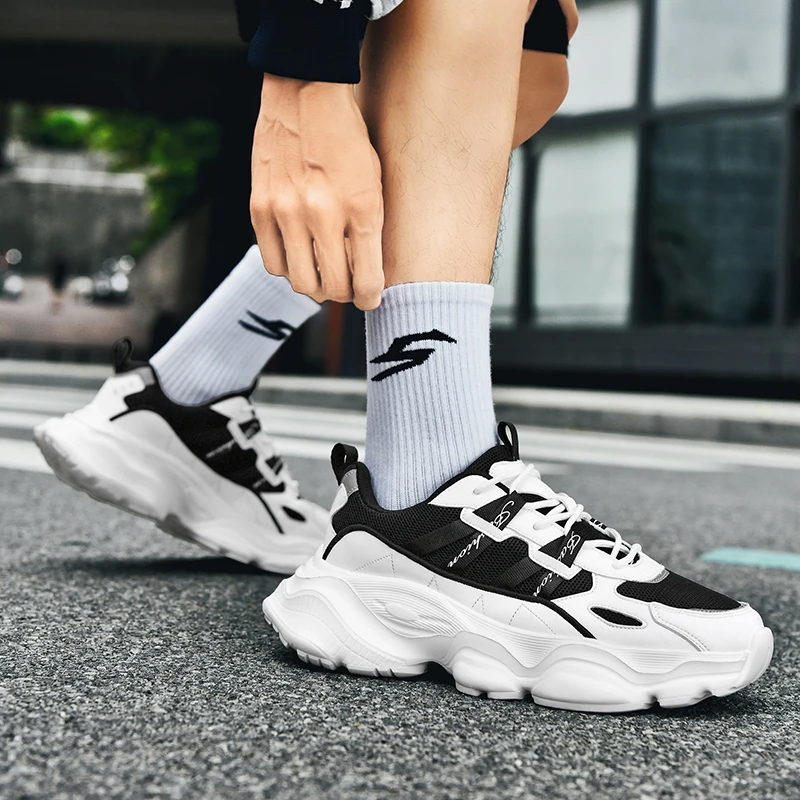 

New Running Shoes Men Outdoor Fashion Lightweight Mesh Sports Shoes Fashion Male Casual Breathable Non-Slip Walking Running Shoe