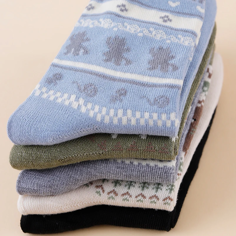 1/3/5/10/15 Pairs Random Women Retro Crew Socks, Cartoon Animal Snowflake Breathable Sweat Absorbing Casual Daily Mid Socks