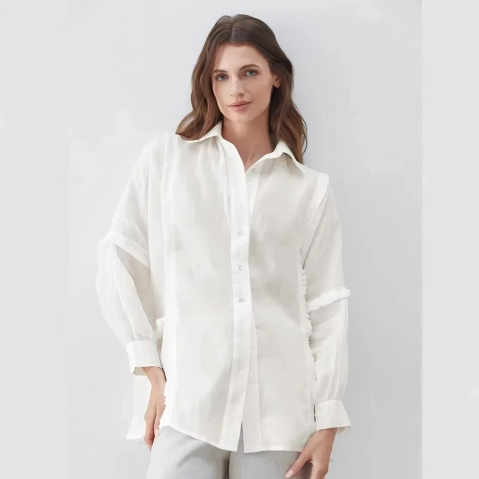 Фото Новинка Весна 2026: Кардиган-рубашка из чистого хлопка с отложным воротником, дизайнерским акцентом и бахромой, свободного кроя, с длинными рукавами, белый, доступны разные цвета