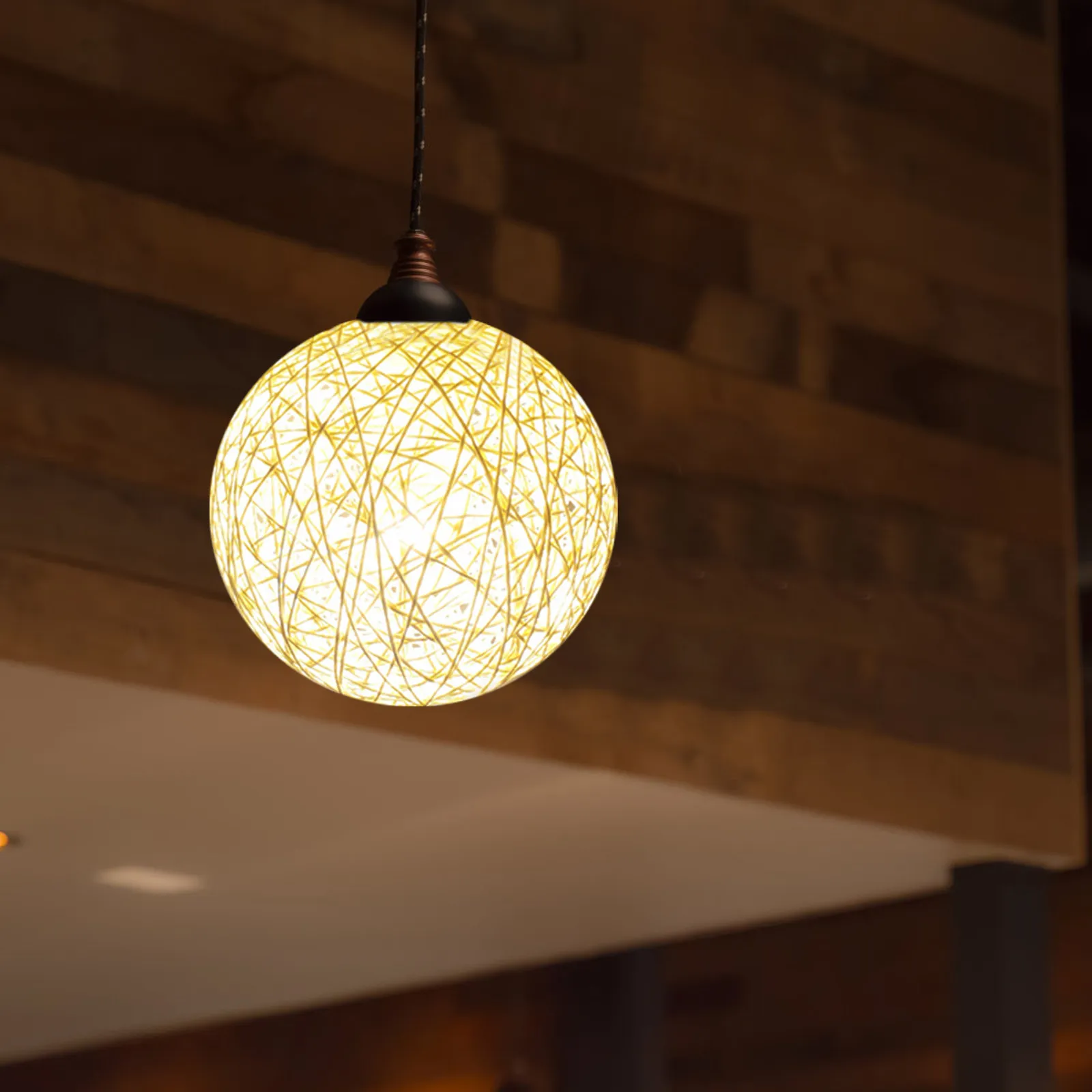 

1 шт. Подвесной абажур бежевого цвета, декоративный потолочный светильник, креативный плетеный чехол для лампы, аксессуар для домашнего декора, создающий теплую атмосферу освещения