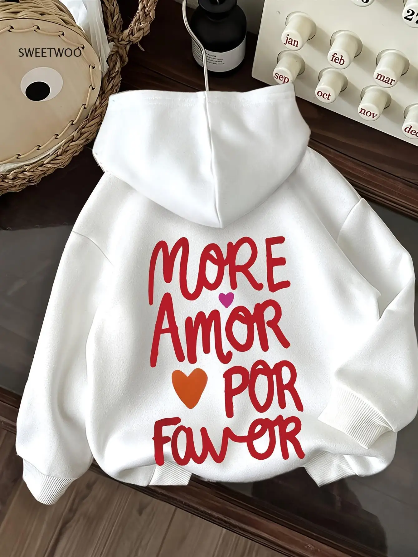 

Женская черная толстовка с красным испанским любовным принтом на спине «MORE AMOR POR FAVER» — белый повседневный пуловер, толстовка с