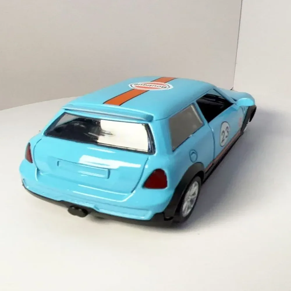 1: 32 طلاء سبيكة صغيرة رقم. 23 نموذج سيارة سباق كلاسيكي مع نموذج سيارة مفتوح الباب المجدد