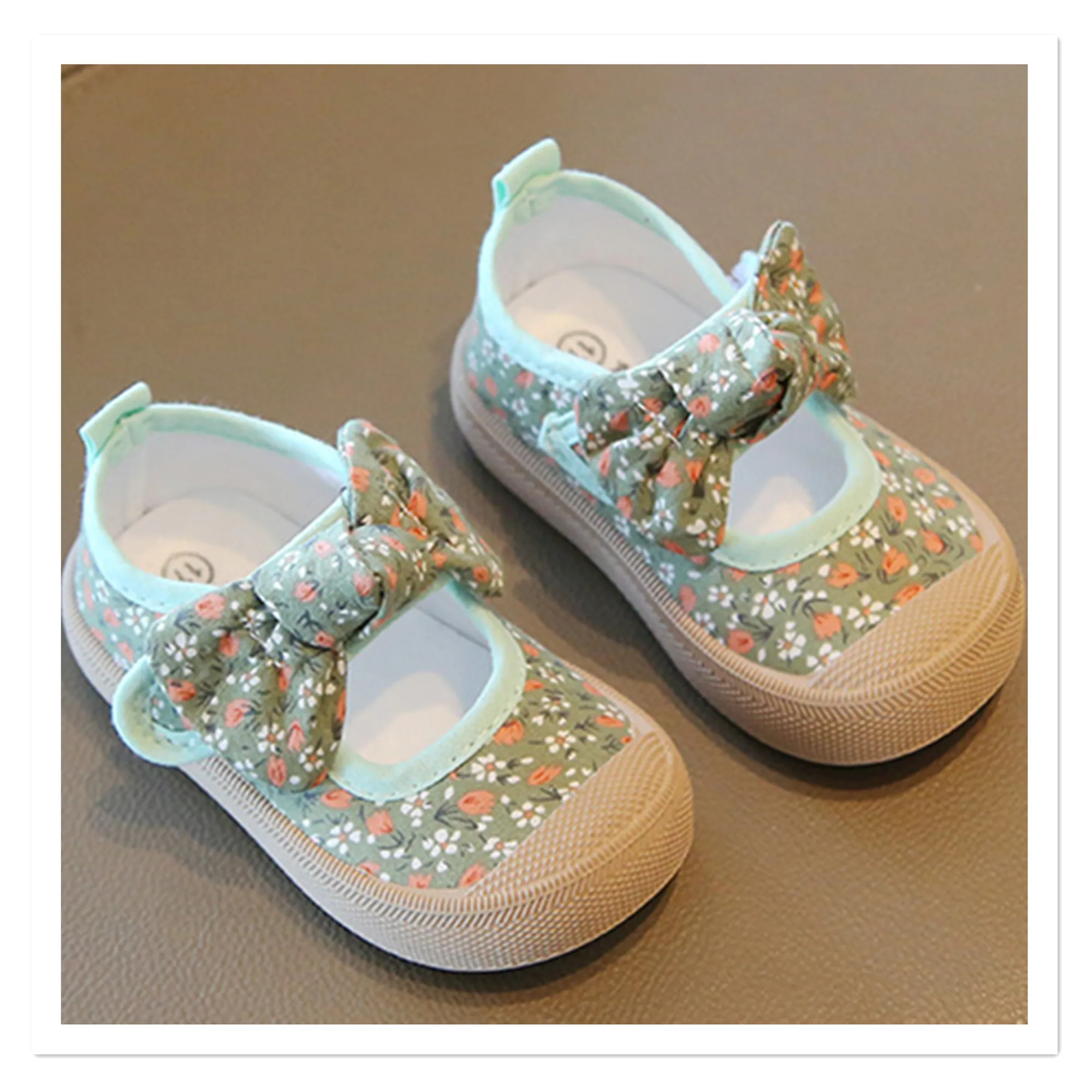 2023 Soft Sole Casual Canvas Shoes for Girls in Spring and Autumn Season Single Shoe Kindergarten Velcro Breathable Baby Walking