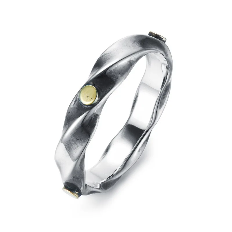 Sophisticated Unique Mobius Loop Ring Minimalist Plain Finger Ring Trendy Designer Statement Accessory for Women Daily Party