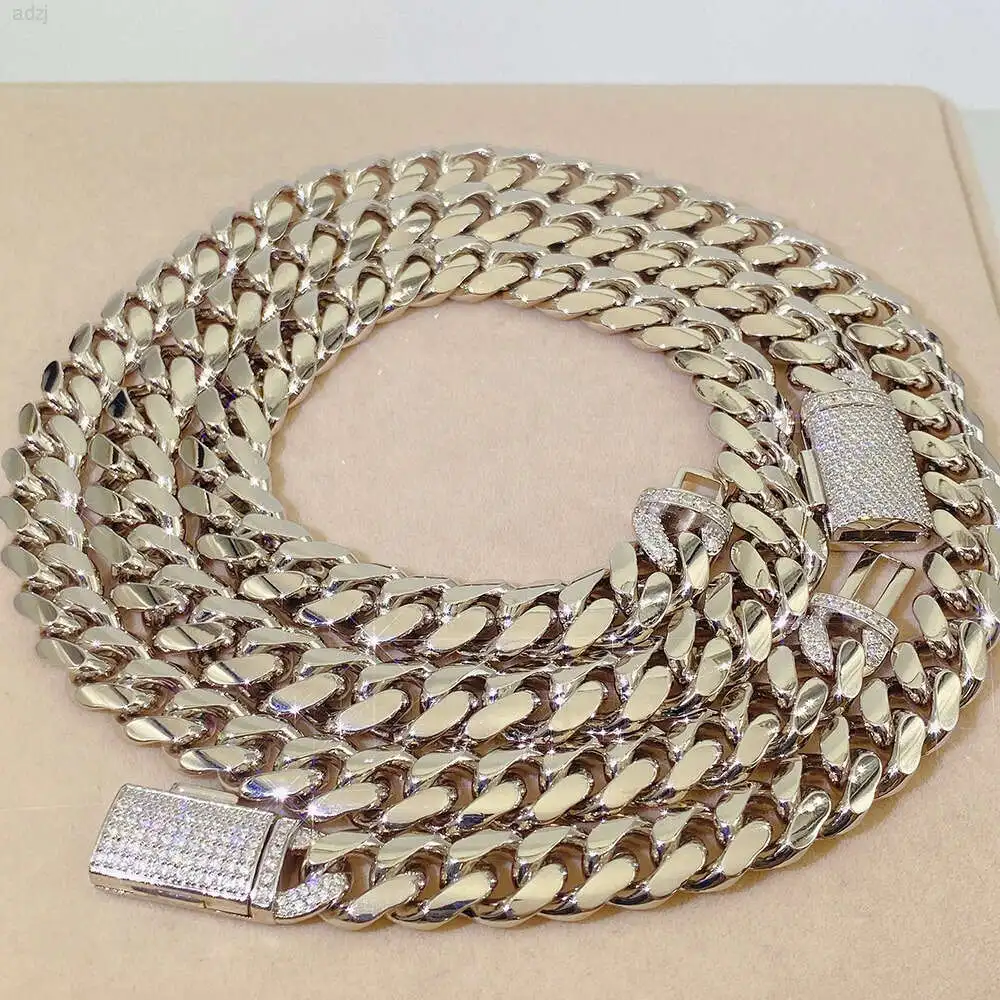 2023 New Trend Hip Hop Iced Out Moissanite Clasp 12mm Cuban Link Chain Men Silver Hand Chain