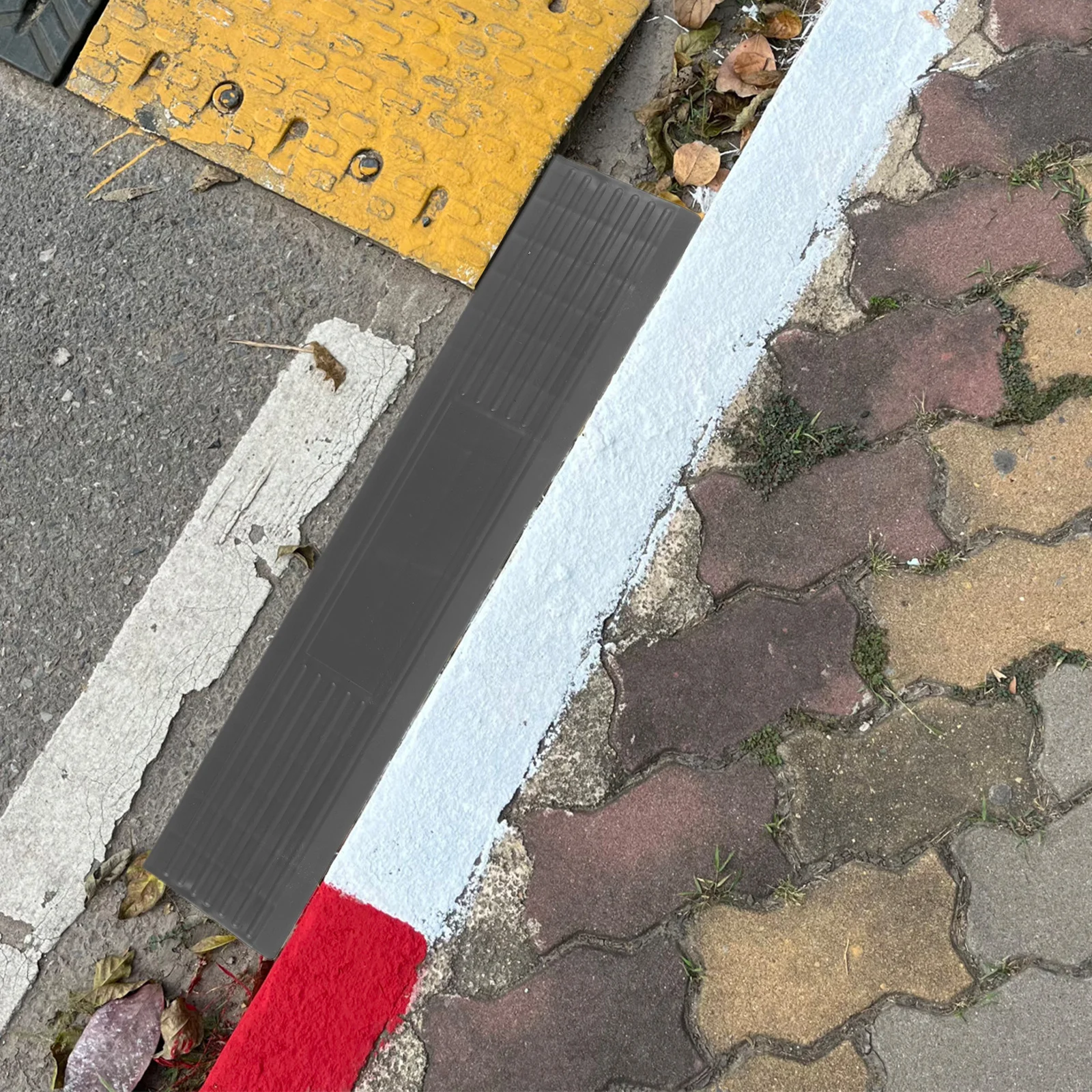 

Sturdy PP Car Washing Curb Ramp with Anti Slip Design for Auto Detailing Shop Garage Floor Transition Loading Dock Ramp