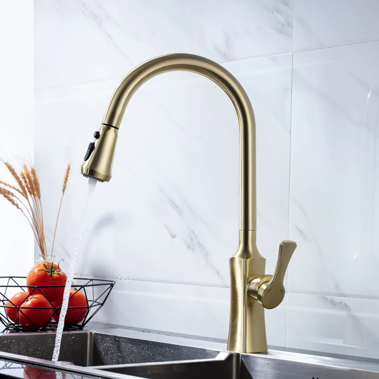 

High Quality Brass Kitchen sink faucet Pull Out Hot cold water Kitchen mixer Tap Two mode nozzle Made of Copper Modern Design