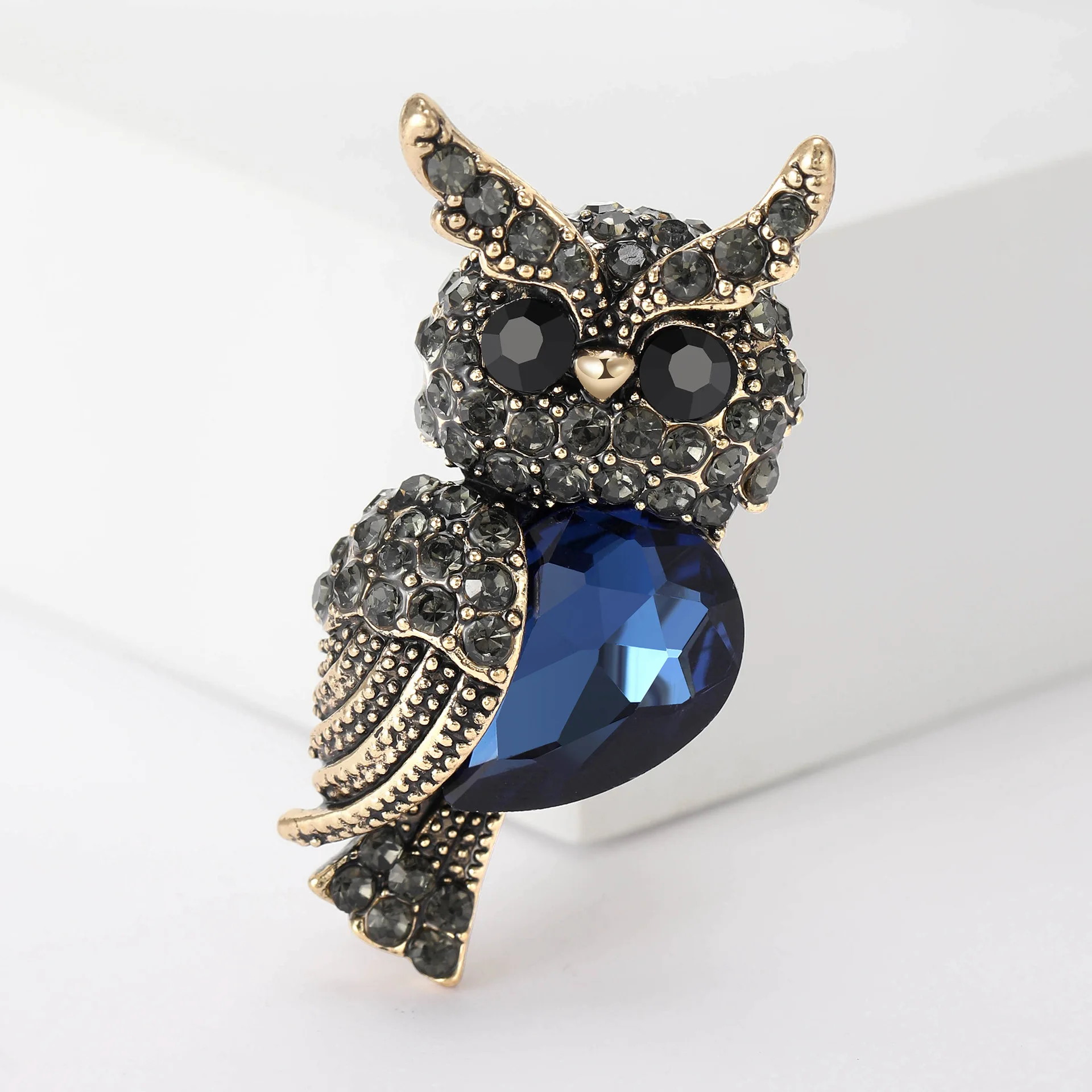 Minimalist Stylish Alloy Rhinestone Owl Brooch Fashionable Unisex Blazer Sweater Corsage Accessory Pin Backpack Badge
