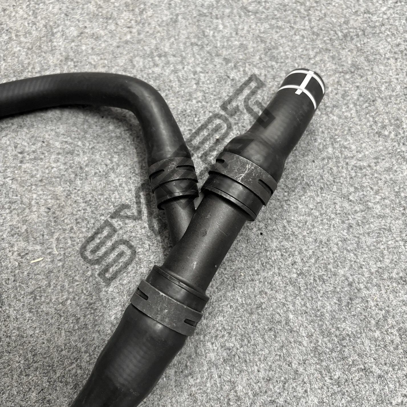 94810605123 94810605124 94810605122 Engine Coolant Pipe, Oil Cooler Inlet Hose, for Porsche Cayenne 957 958 Panamera 970 4.8L V8 view 3