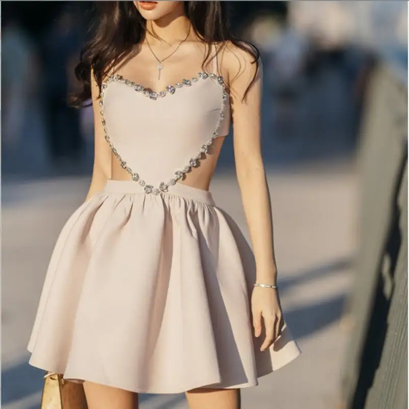 

2023 Spring New Sleeveless Diamonds Hollow Out Dress Women High Waist Backless Beige Ball Gown Short Mini Dresses Femme w589