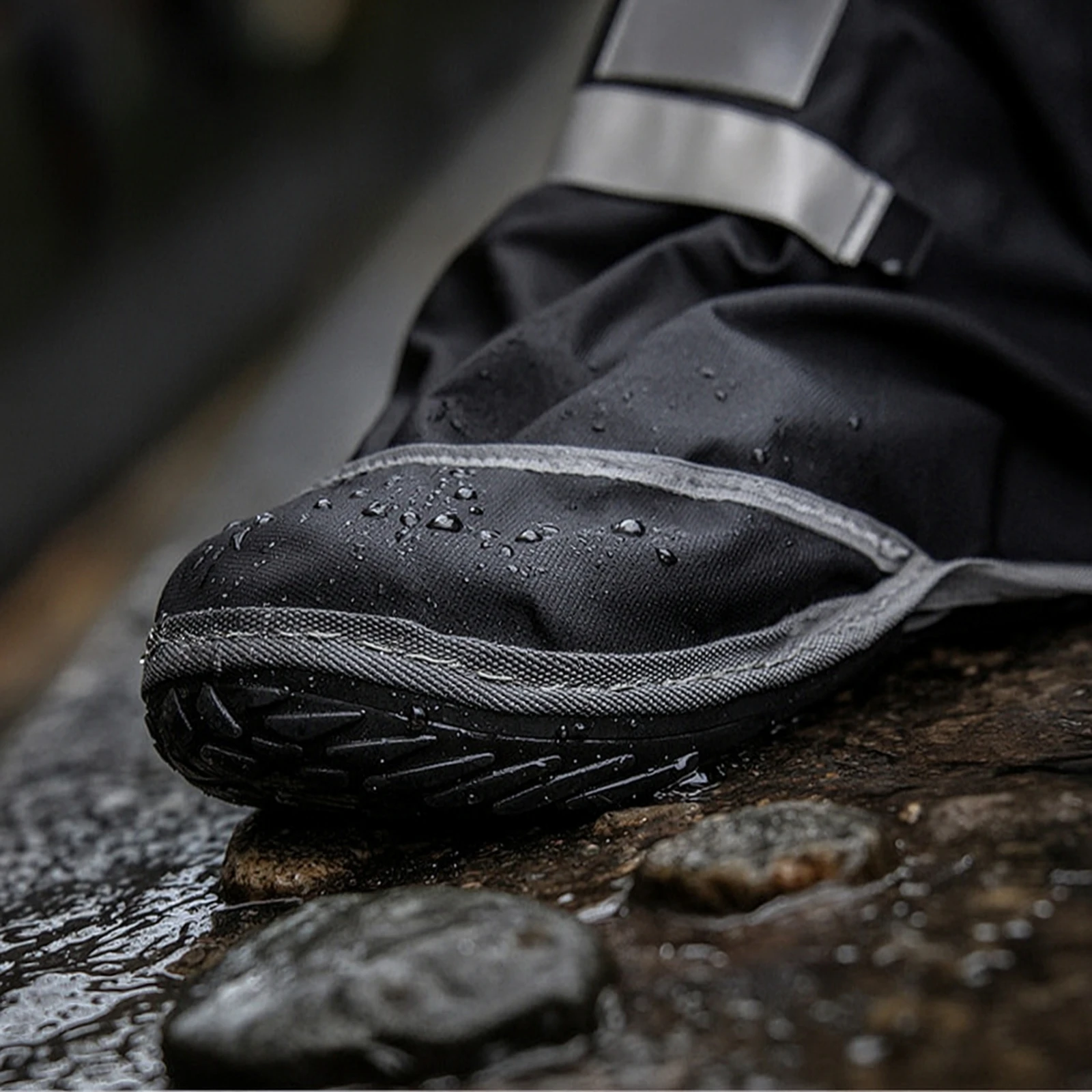High-Top Shoe Covers with Wear-Resistant Sole Reusable Waterproof Overshoes with Adjustable Strap Footwear Dustproof for Hikers