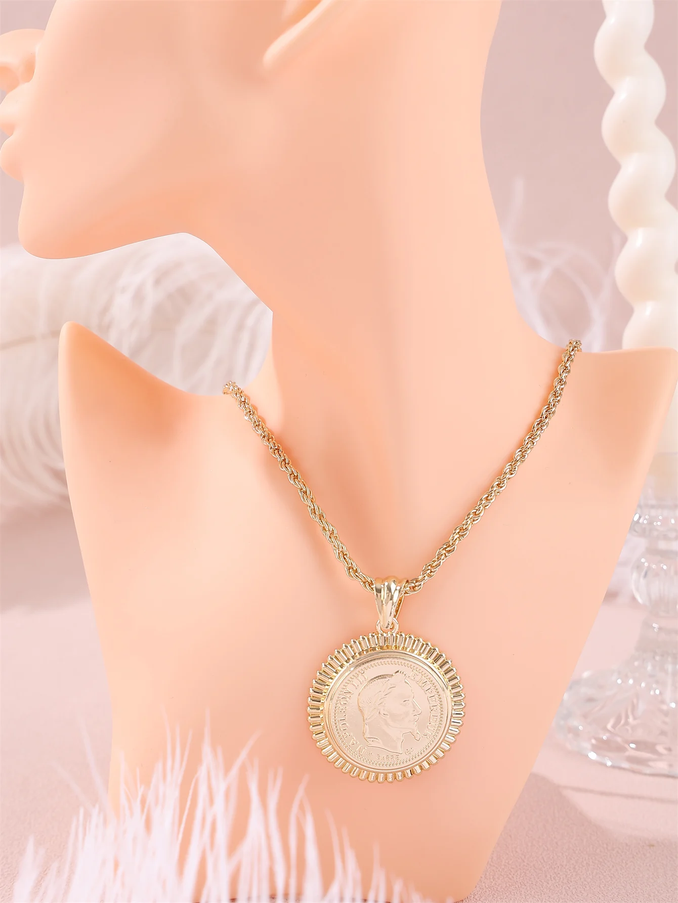 Vintage Napoleon Coin Pendant Necklace Twisted Rope Chain Retro Portrait Medallion Neck Jewelry for Daily Party