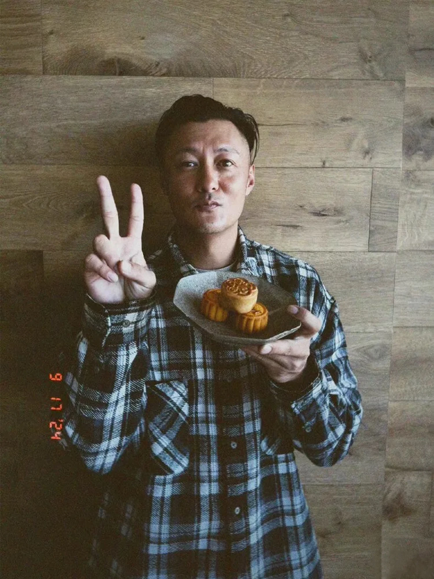 

MADN Wu Wen Le 24AW Plaid Long Sve Denim irt Waed out Heavy Bla White ids Youth Faion Cotton Wear Resistant