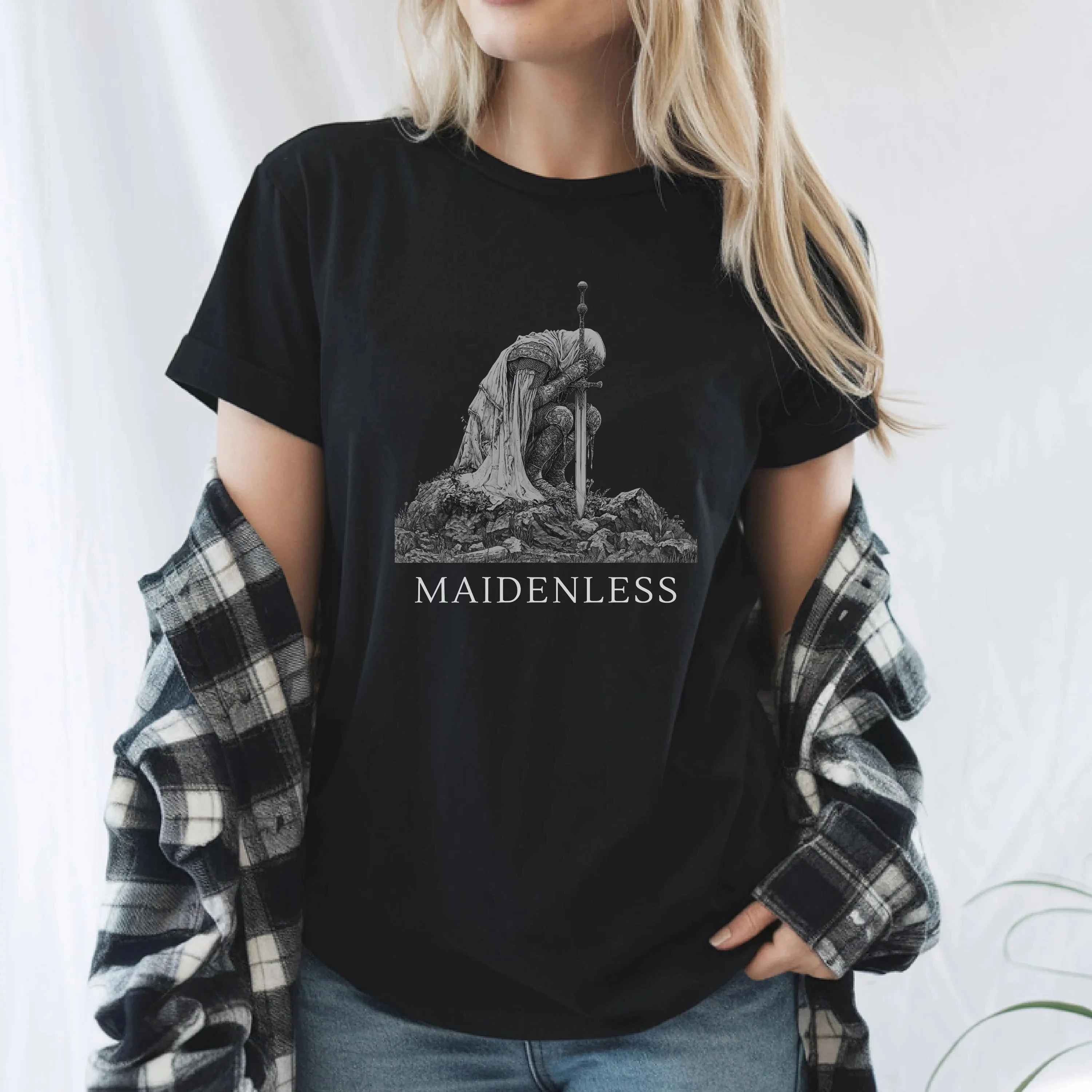 

Maidenless Letter Medieval Knight Kneeling with Sword Printed Trendy Creativity T-Shirt Women's Short Sleeve Summer