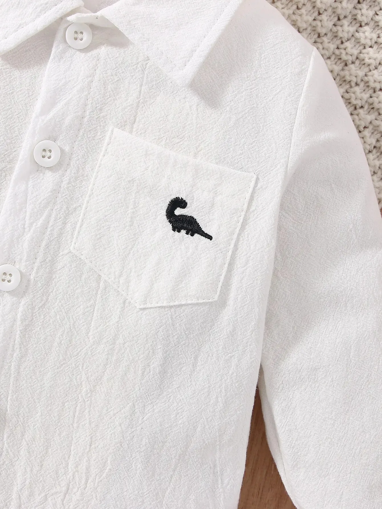 Spring and Autumn Baby Boy New Fashion Fashion White Shirt Coat Small Dinosaur Embroidery Pattern Leisure Sports Comfortable