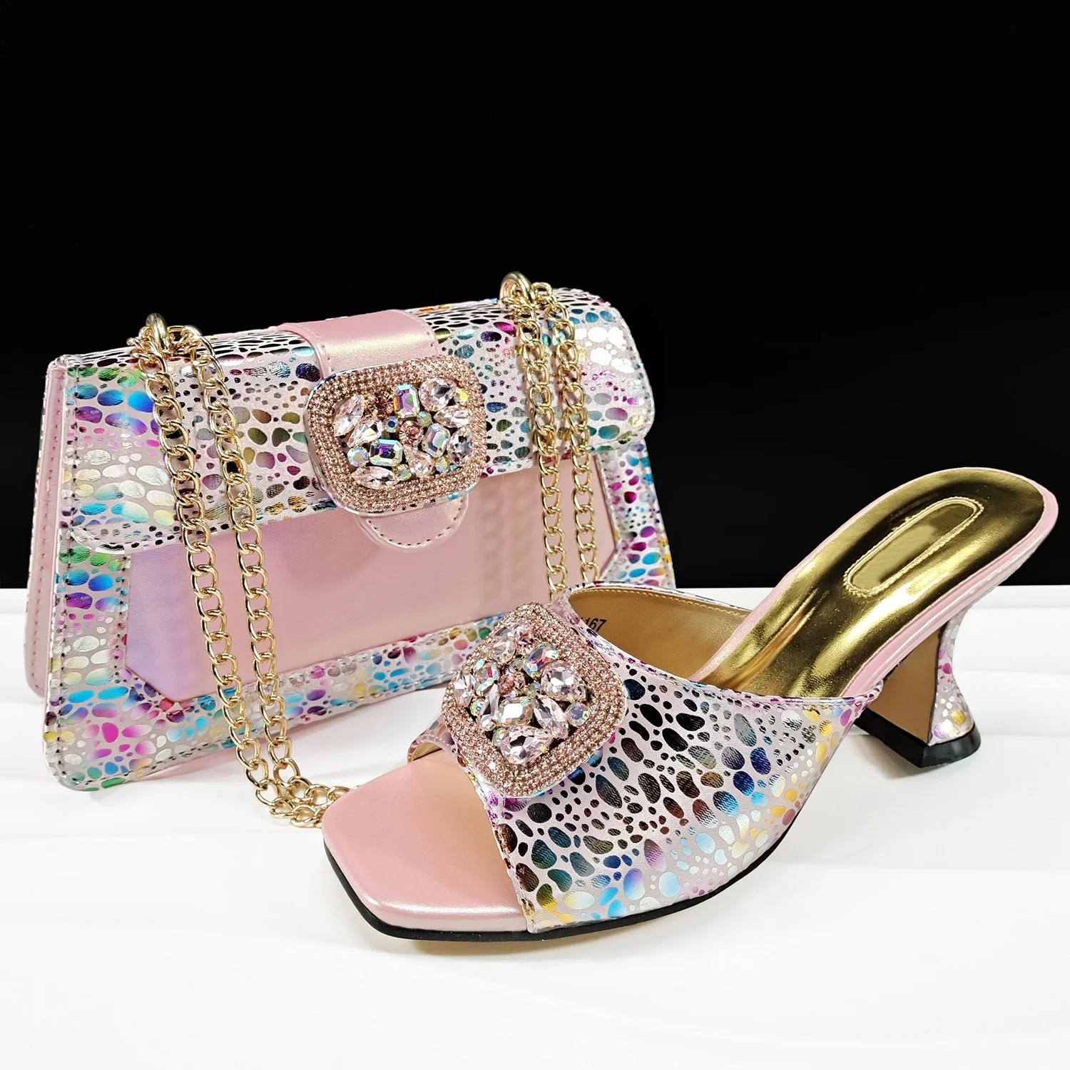 

Летний набор обуви и сумки в итальянском стиле для вечеринок, африканский стиль, женские туфли на высоком каблуке с камнями и комплект сумок.