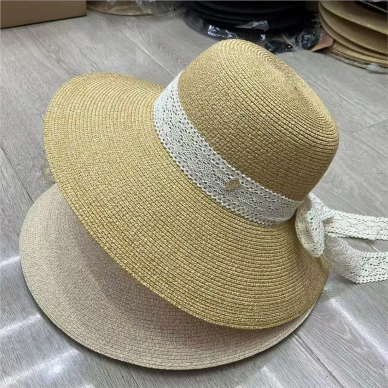

The elegant summer and breathable fisherman's hat with a large brim makes face smaller