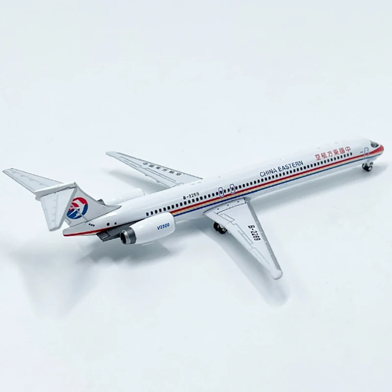 1/400 Scale Model McDonnell-Douglas DC-90 MD90 China Eastern Airlines Plane Model Toy Alloy Aircraft for collection