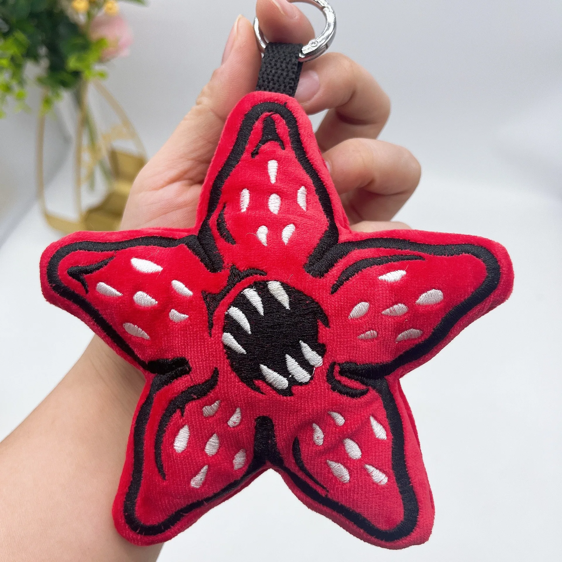 Venusfliegenfalle-Monster Schlüsselanhänger & Taschenanhänger Weiche Plüschpuppe Dekoartikel für Fans Geschenk