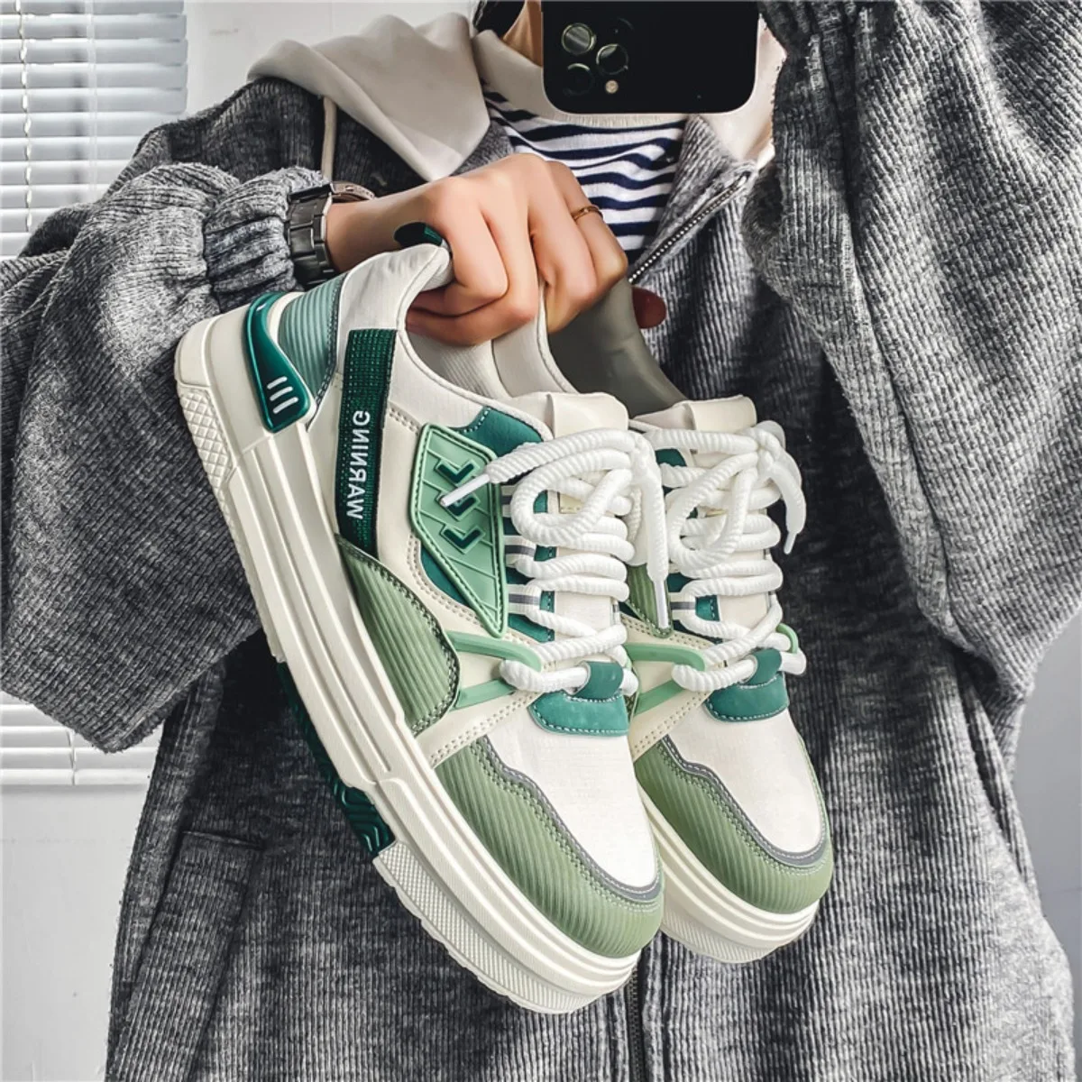 

New Round Toe Lace-Up White Sneakers Thick Sole Non-Slip Breathable Comfortable Vulcanized Casual Flat Shoes for All Seasons