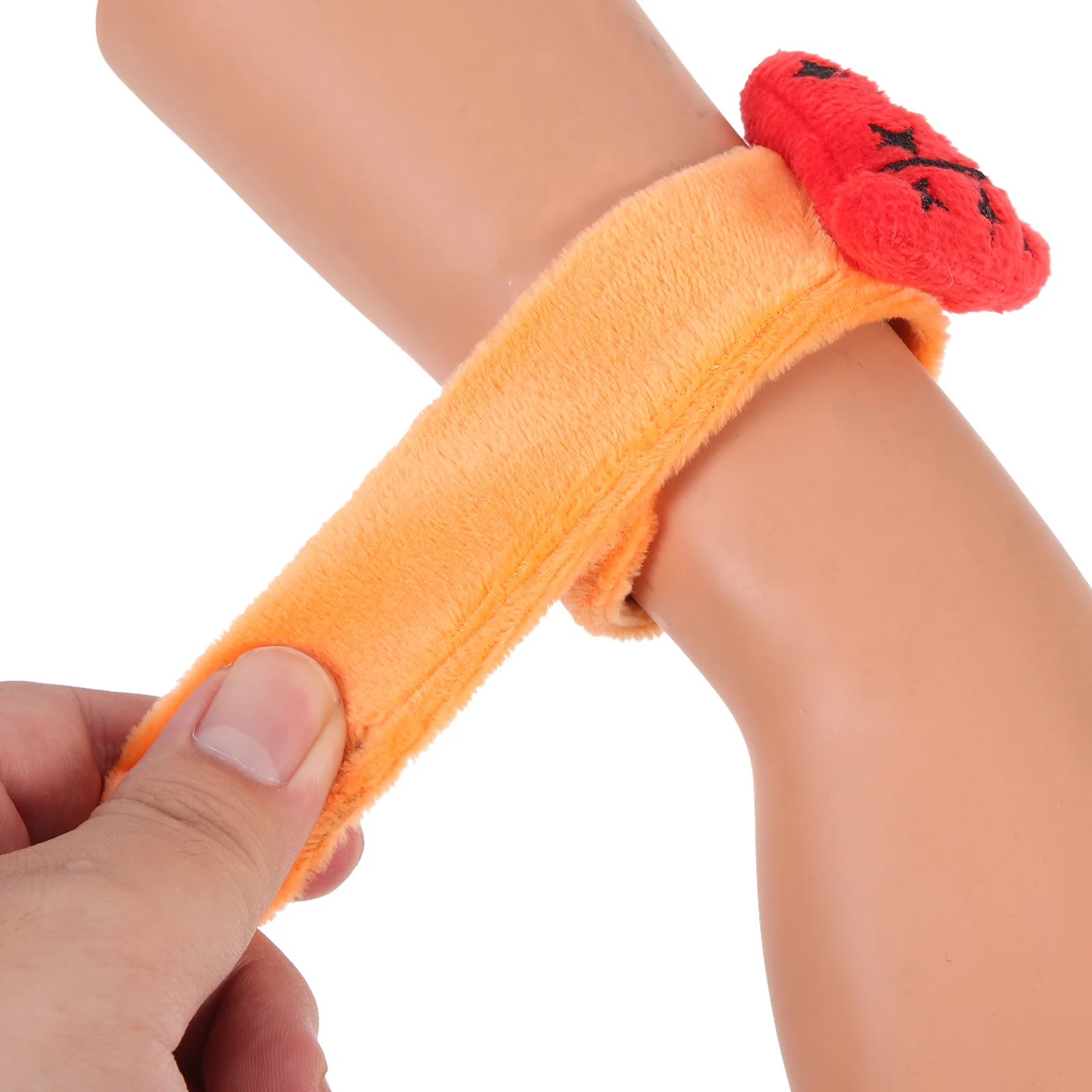 

8Pcs Pumpkin Slap Bracelets Durable Safe Materials Comfortable Wear Christmas Halloween Party Favors Wrist Bands