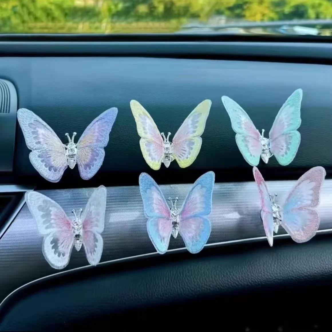 2Pcs Embroidered Butterfly Car Ornament Vivid Flapping Butterfly Decor for Center Console Dashboard Car Interior Decoration Set