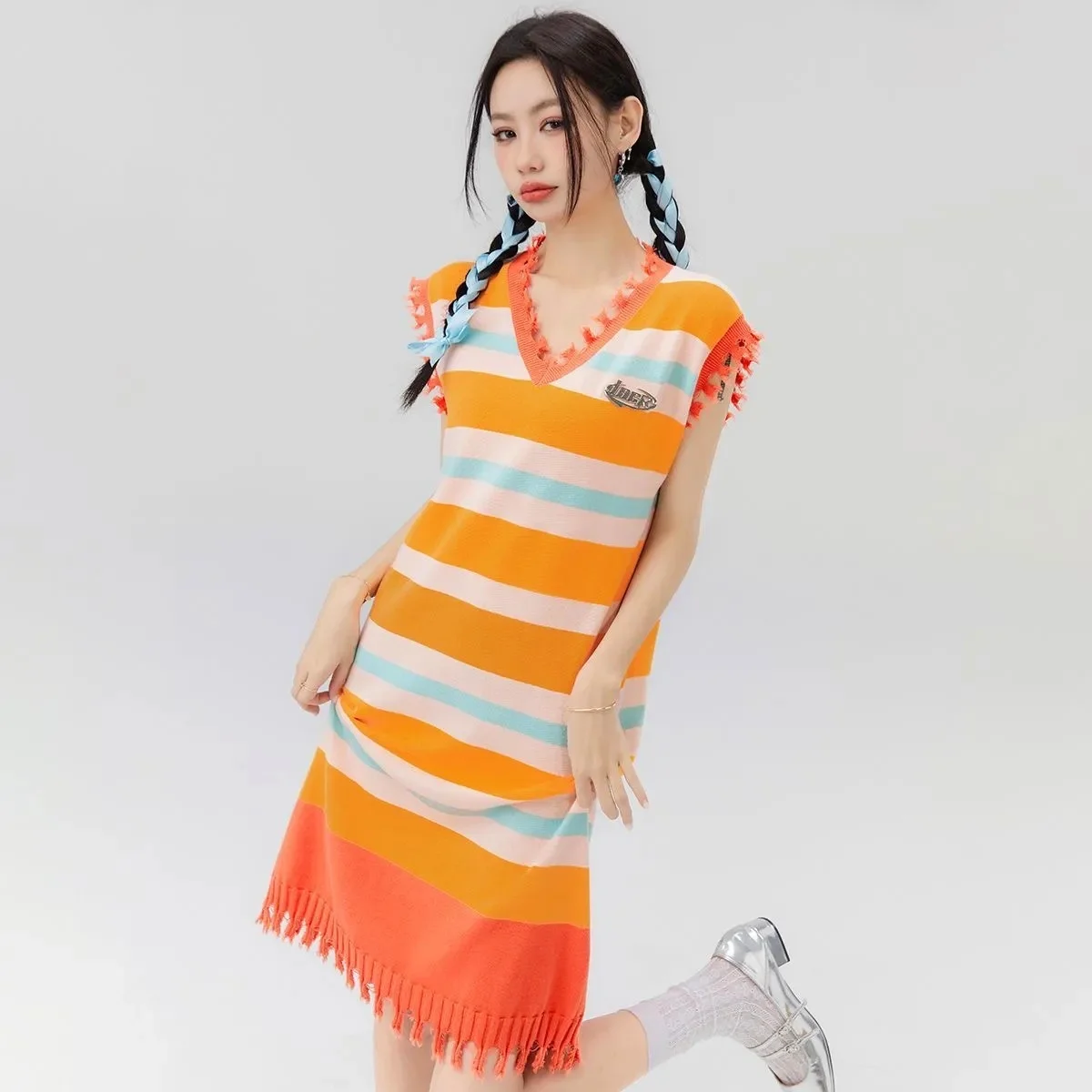 Runway Style Summer Women's Stripped Knitting Sleeveless V Neck Tassels Dresses Pink Nice Party Dresses Vestidos NZ227