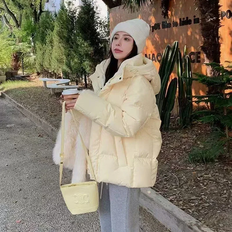 

Утепленный свободный женский топ 2025, зимняя мода, теплый пуховик с капюшоном, высококачественный однотонный женский пуховик