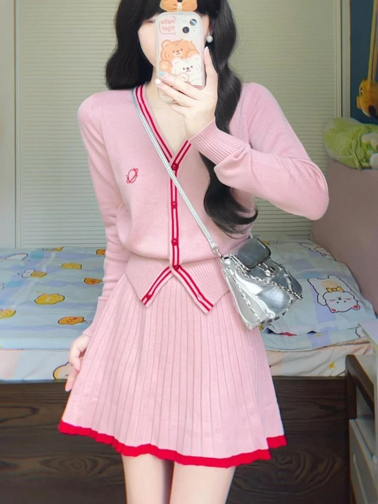 

College Style Two Piece Set Women V-necke Design Sense Long Sleeved Knitted Cardigan And Pleated Half Skirt Autumn New Set