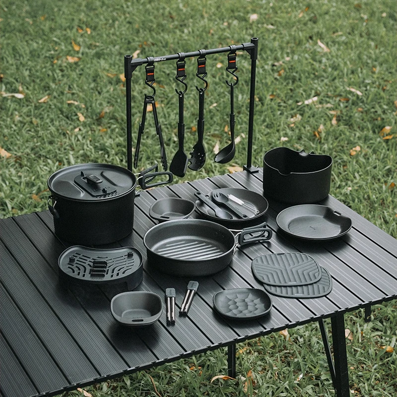 

Outdoor set of pots, tableware, cooking utensils, blackening, camping non-stick pans, pots and utensils, self-driving tour