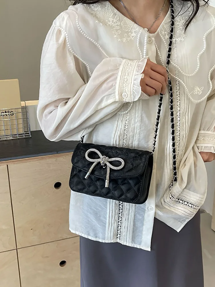 Chic Chain Mini Crossbody Bag for Women 2024 Summer New Bow Versatile Small Square Pack Simple Single Shoulder Wallet Card Bags