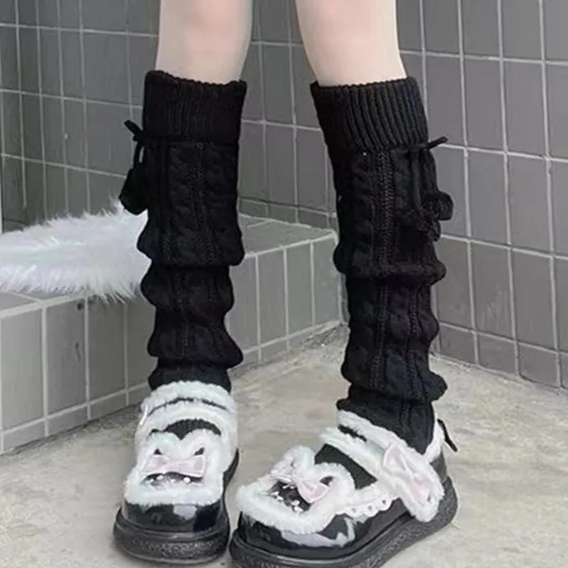 Ein Paar japanische Harajuku-All-Match-Socken-Set mit Haufen in der Mitte der Wade, weiß gestricktes Campus-JK-Riemen-Set mit langen Beinen für Damen – Detail 6